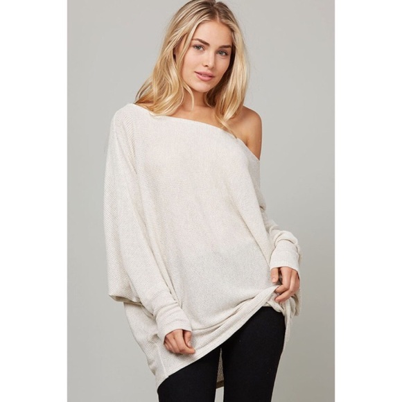 ONLY ONE SMALL LEFT! Beautiful oversize sweater - Picture 3 of 5